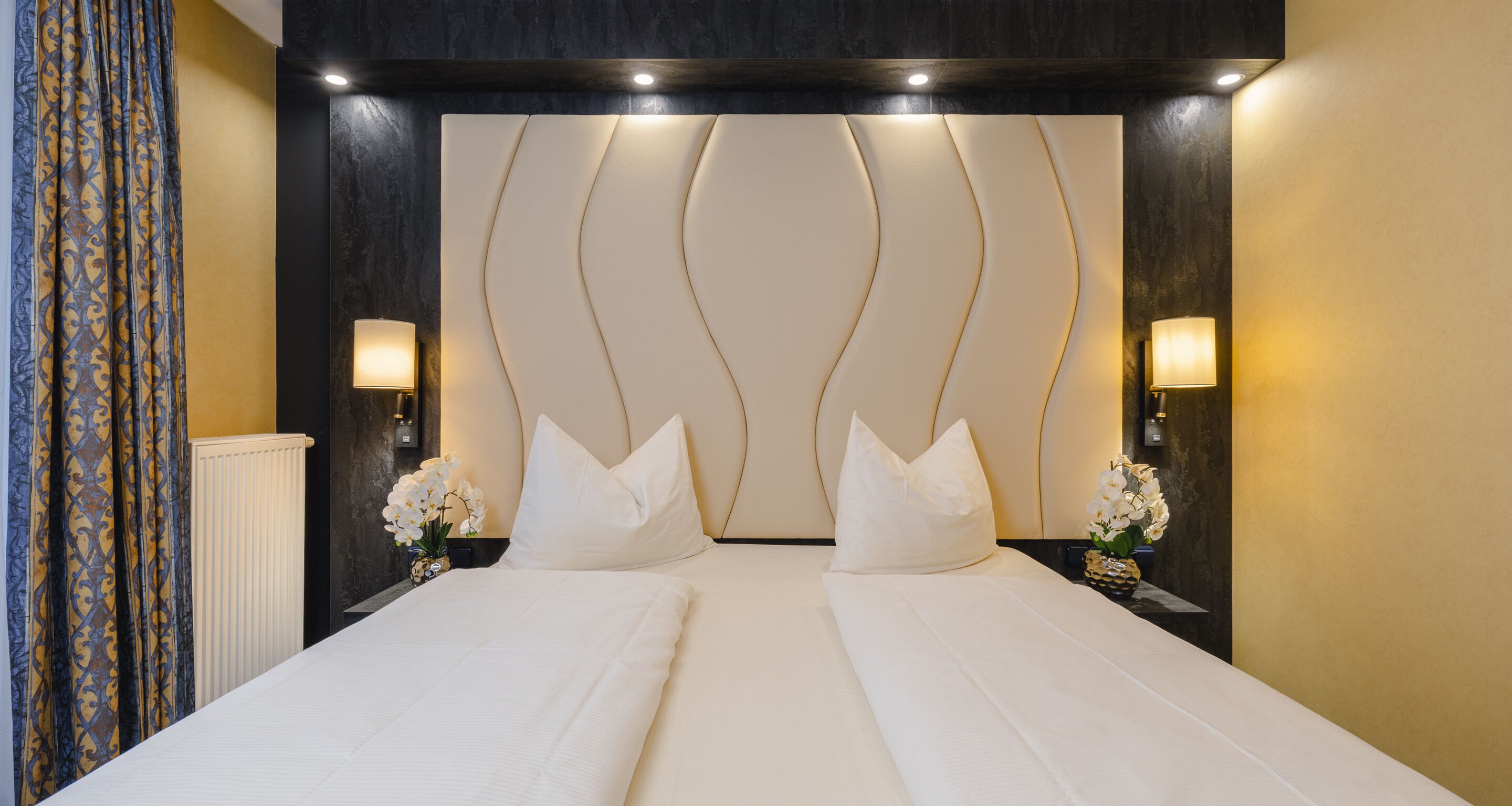 standard double room | 1 bedroom, hypo-allergenic bedding, in-room safe, desk