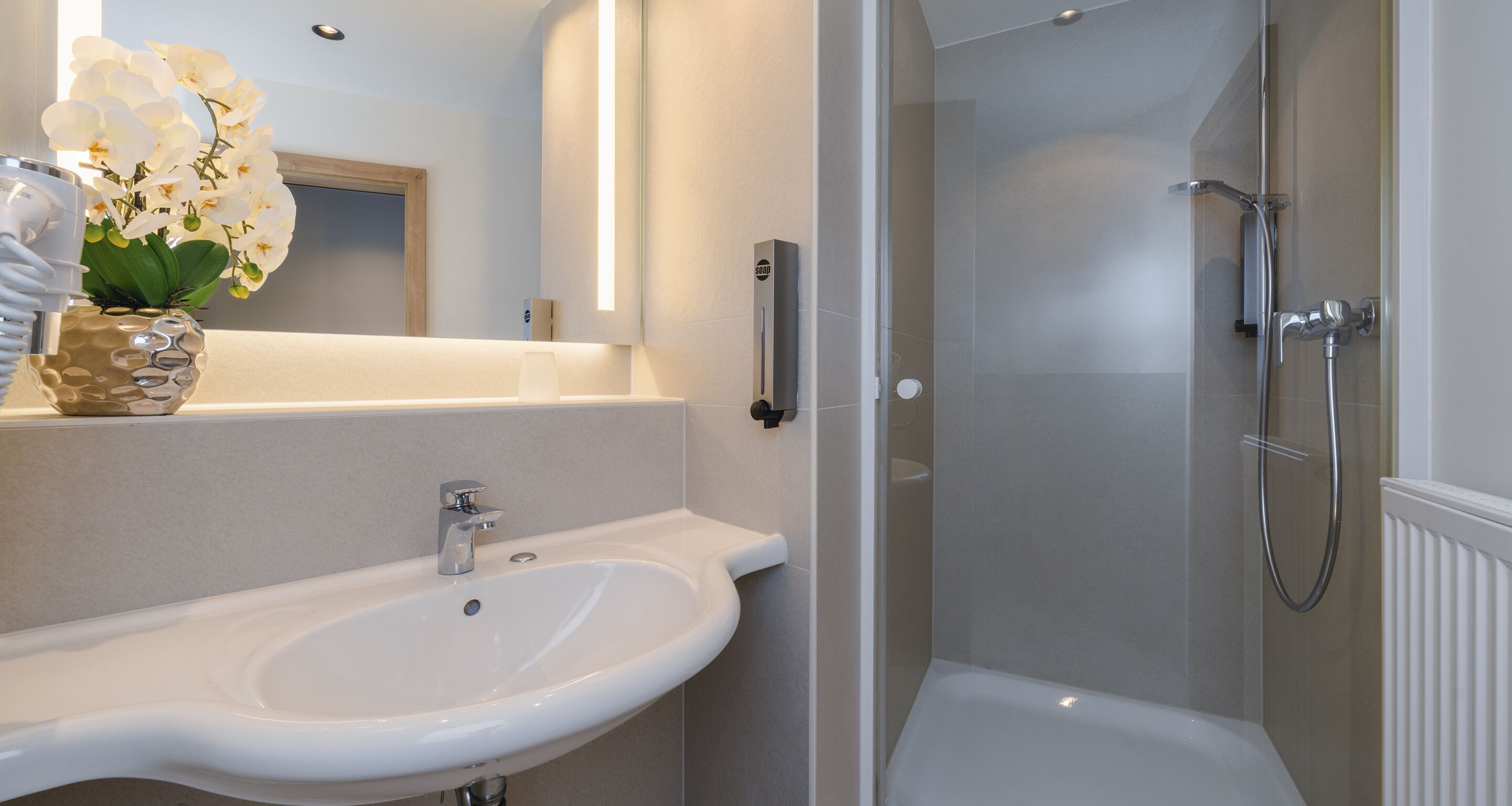 standard single room | bathroom | free toiletries, hair dryer, towels, soap
