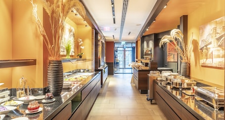 Tägliches Frühstücksbuffet gegen Gebühr. PLAZA INN Köln Pulheim
