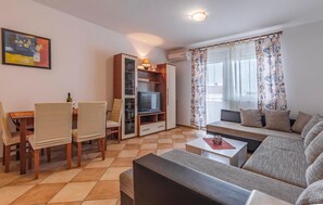 TV - 2 bedroom amazing apartment in Peroj (Peroj)