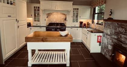 Charming and Comfortable Cottage, Glenbeigh, Ring of Kerry, Free WiFi