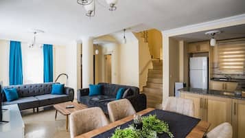 Villa, 4 Schlafzimmer | Zimmersafe, Schreibtisch, Bügeleisen/Bügelbrett, kostenlose Babybetten