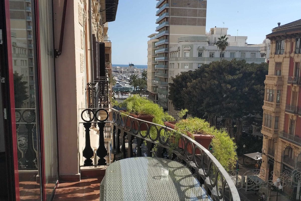 Beach/ocean view
