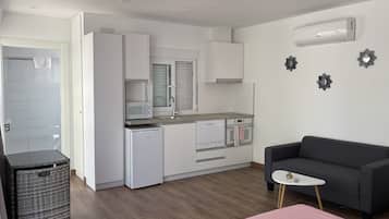 Romantic Loft, Mountain View, Beachside | Private kitchen | Full-sized fridge, microwave, stovetop, dishwasher