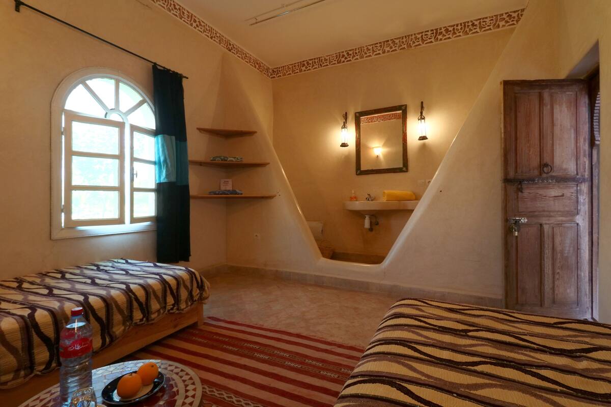 Traditional Single Room | Bed sheets