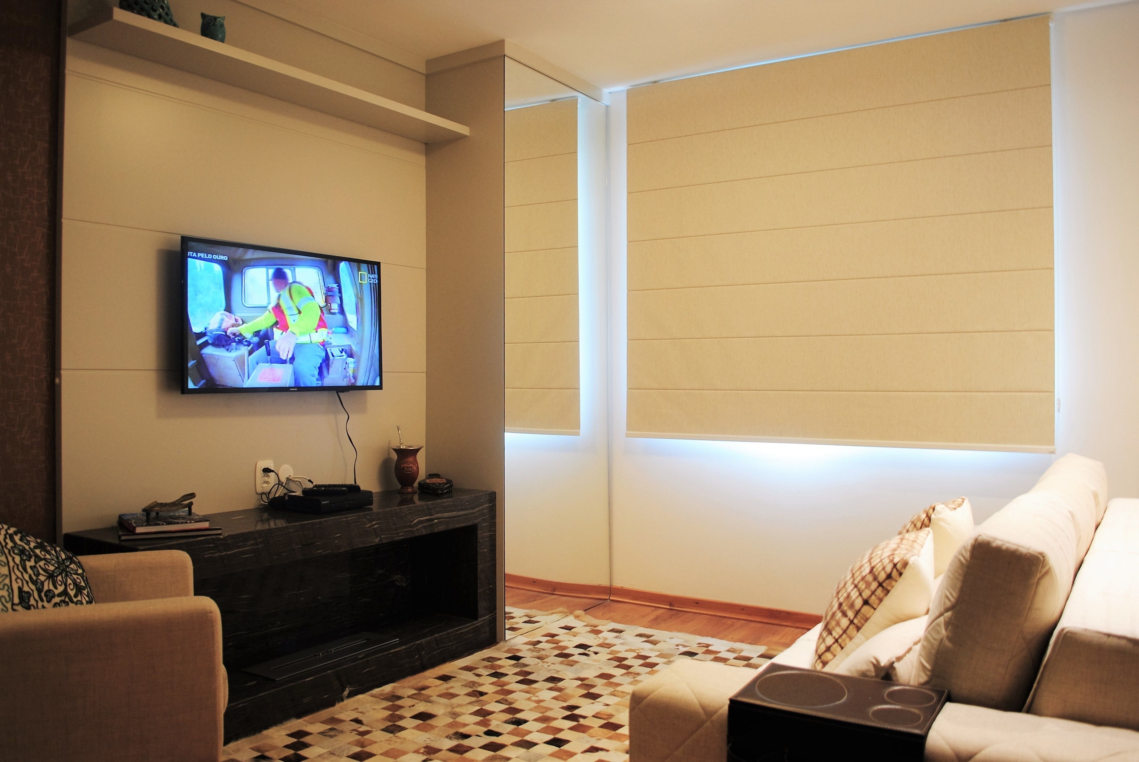 Apartment, 2 Bathrooms, Garden Area | Living area | 40-inch LCD TV with cable channels, TV