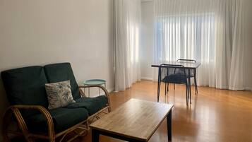 Deluxe-Doppel- oder -Zweibettzimmer | Kostenloses WLAN, Bettwäsche