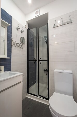 Habitación romántica | Baño | Ducha y cabezal de ducha tipo lluvia