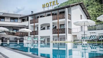 2 indoor pools, seasonal outdoor pool
