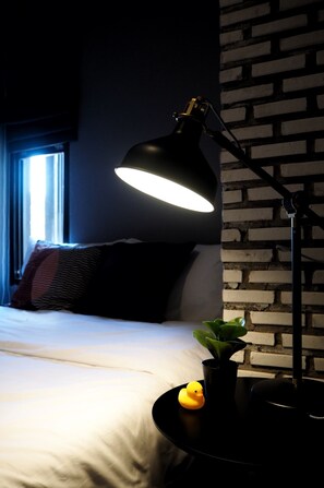 Standard Double Room with Private Bathroom | Free WiFi, bed sheets - La Malila Hostel (Udon Thani)