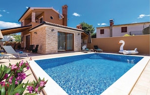 Utomhuspool