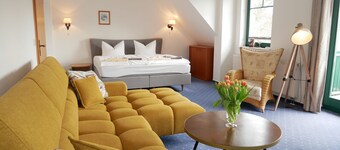 Large double room with balcony 1 - Gästehaus Knuth approx. 10 minutes walk from the