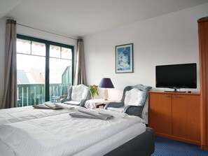 1 bedroom, desk, iron/ironing board, WiFi