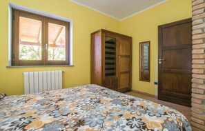 2 Schlafzimmer, Reisekinderbett, kostenloses WLAN