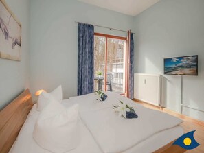 2 chambres, lit parapluie, draps fournis