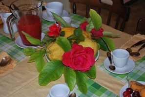 Free daily buffet breakfast