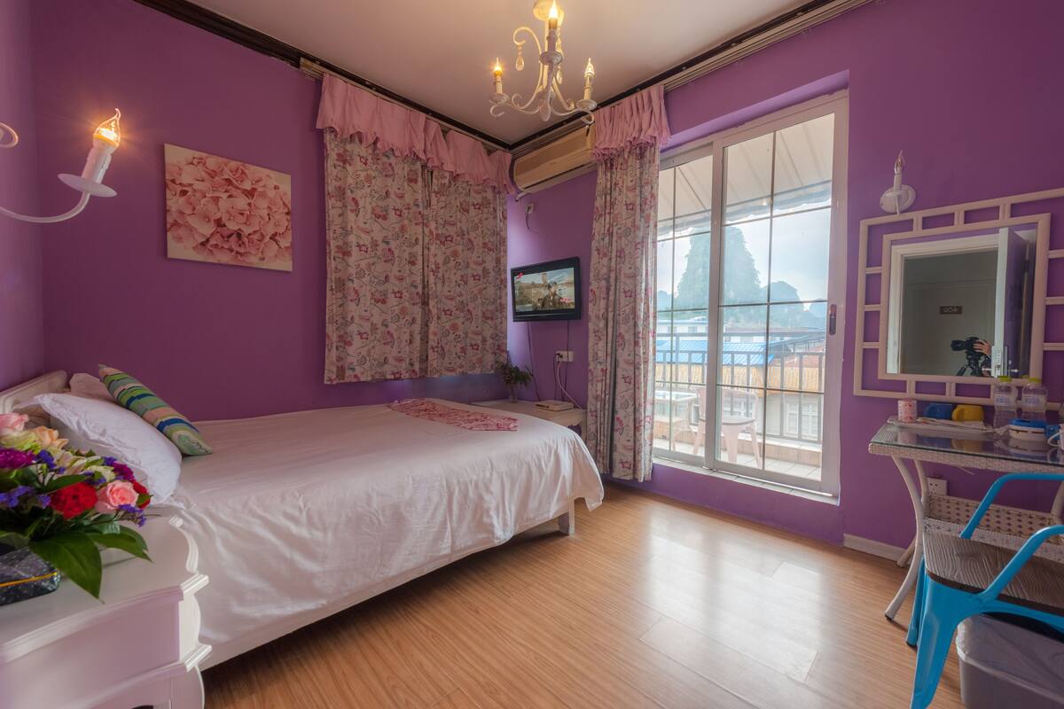 Desk, blackout curtains, free WiFi