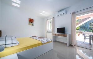 3 chambres, accès au Wi-Fi (inclus), literie fournie