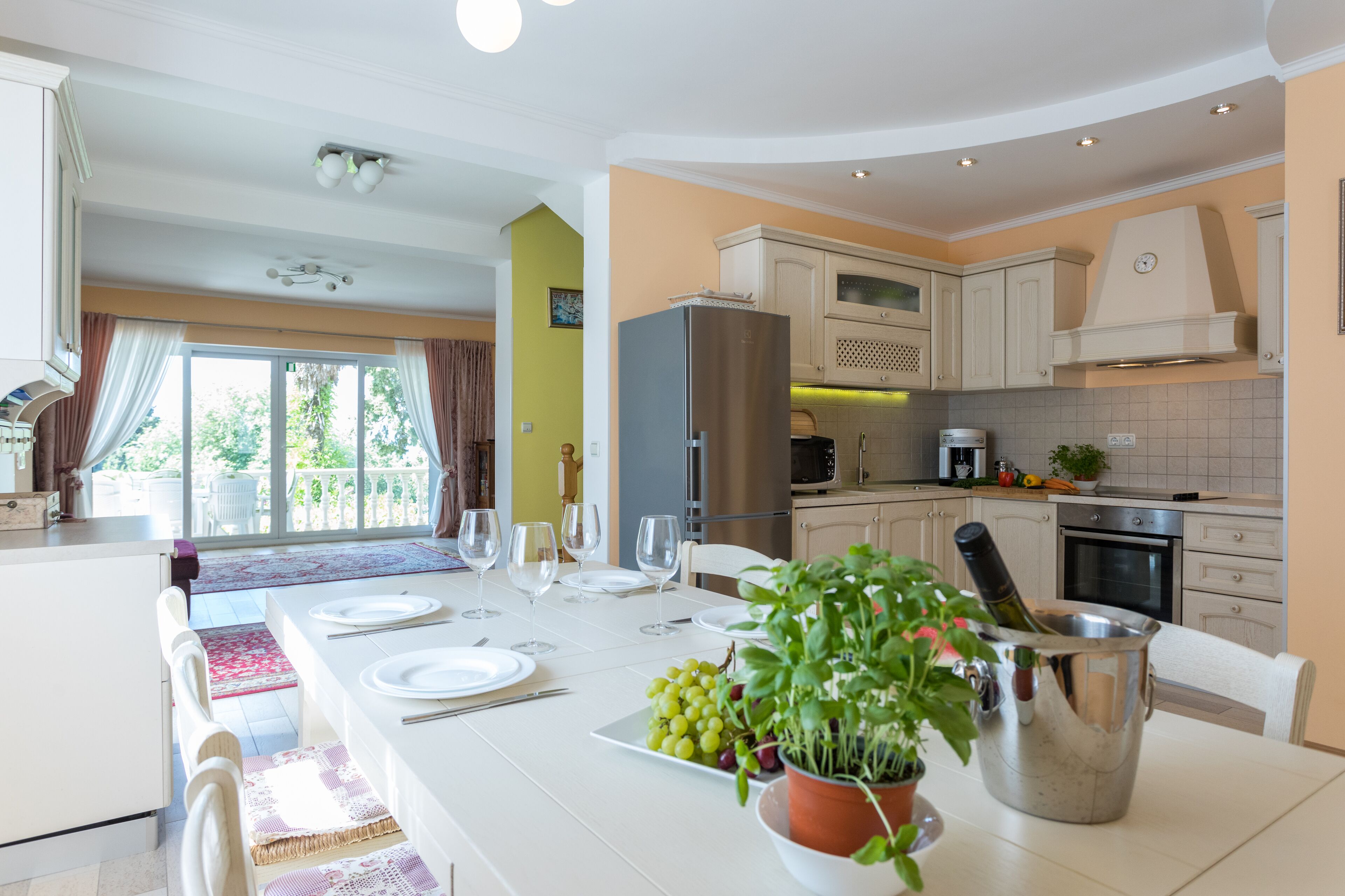 Vila família | Cozinha privada | Geladeira, cooktop, lava-louças, chaleira elétrica