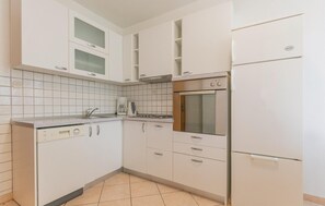 Kühlschrank, Herdplatte, Geschirrspüler