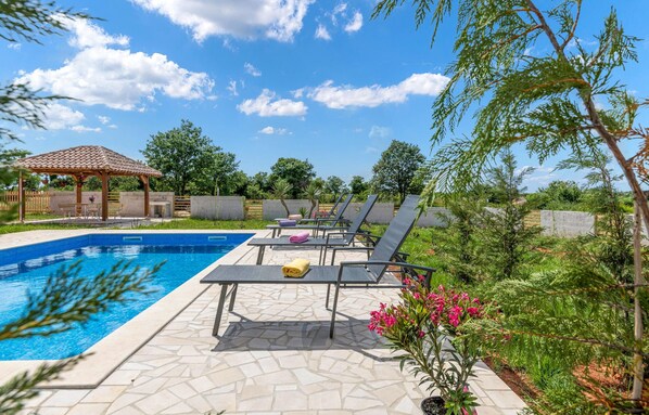 Pool - Nice home in Sisan with kitchen (Sisan)