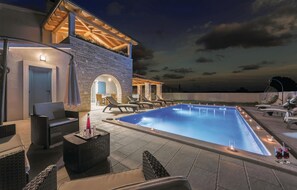 Pool - Awesome home in Radeki Polje with sauna (Radeki Polje)