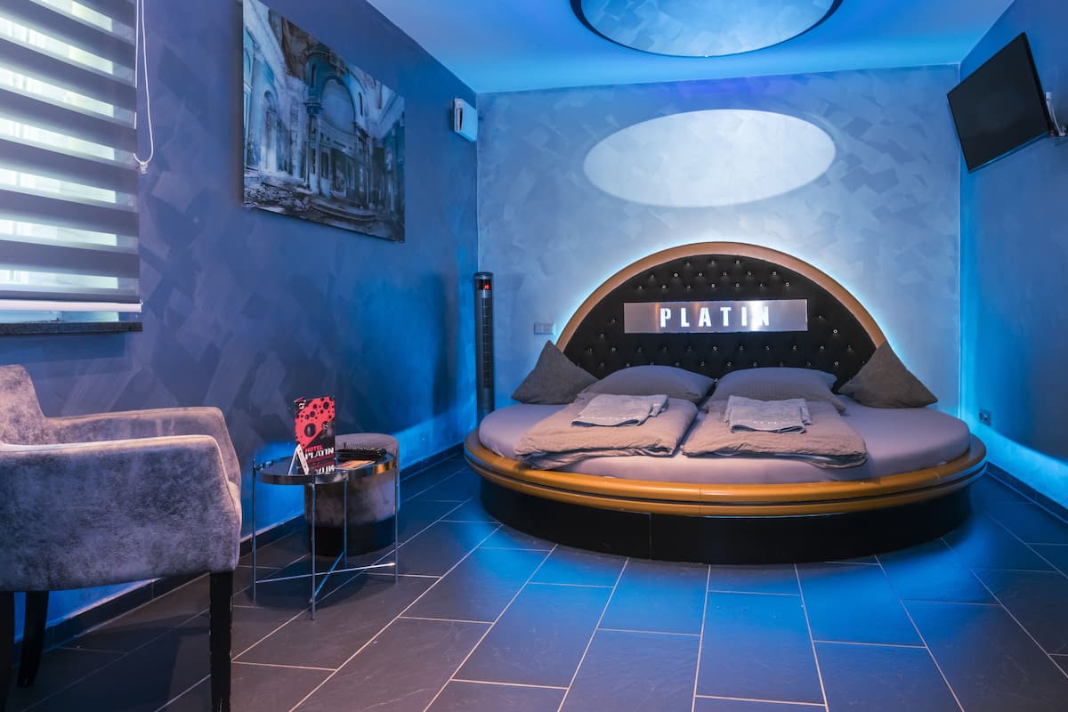 Suite, Hot Tub