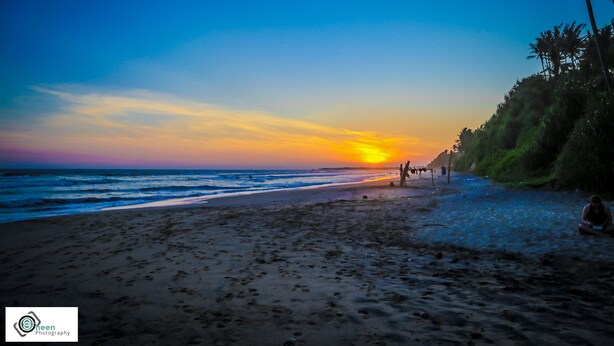Beach nearby, white sand - King's Marine (Matara)
