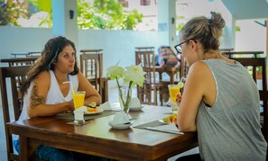 Free daily continental breakfast - King's Marine (Matara)