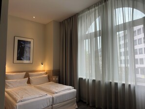 Comfort Studio | Desk, free WiFi, bed sheets - Hotel Central (Bamberg)