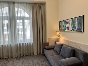 Comfort Studio | Living area | Flat-screen TV - Hotel Central (Bamberg)