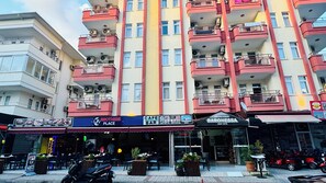 Front of property - Baronessa Apart Hotel (Alanya)