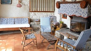 Family Apartment, Ensuite, Garden View (LE PAILLER HAUT) | Living room - LES Gites D'ardaillers (Val-d'Aigoual)