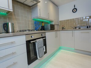 Superior Apartment, Private Bathroom | Shared kitchen - Ivy House (Leeds)