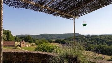 Cottage SupĂ©rieur, salle de bains attenante, vue piscine (maison Linol) | Vue depuis lâhĂ©bergement