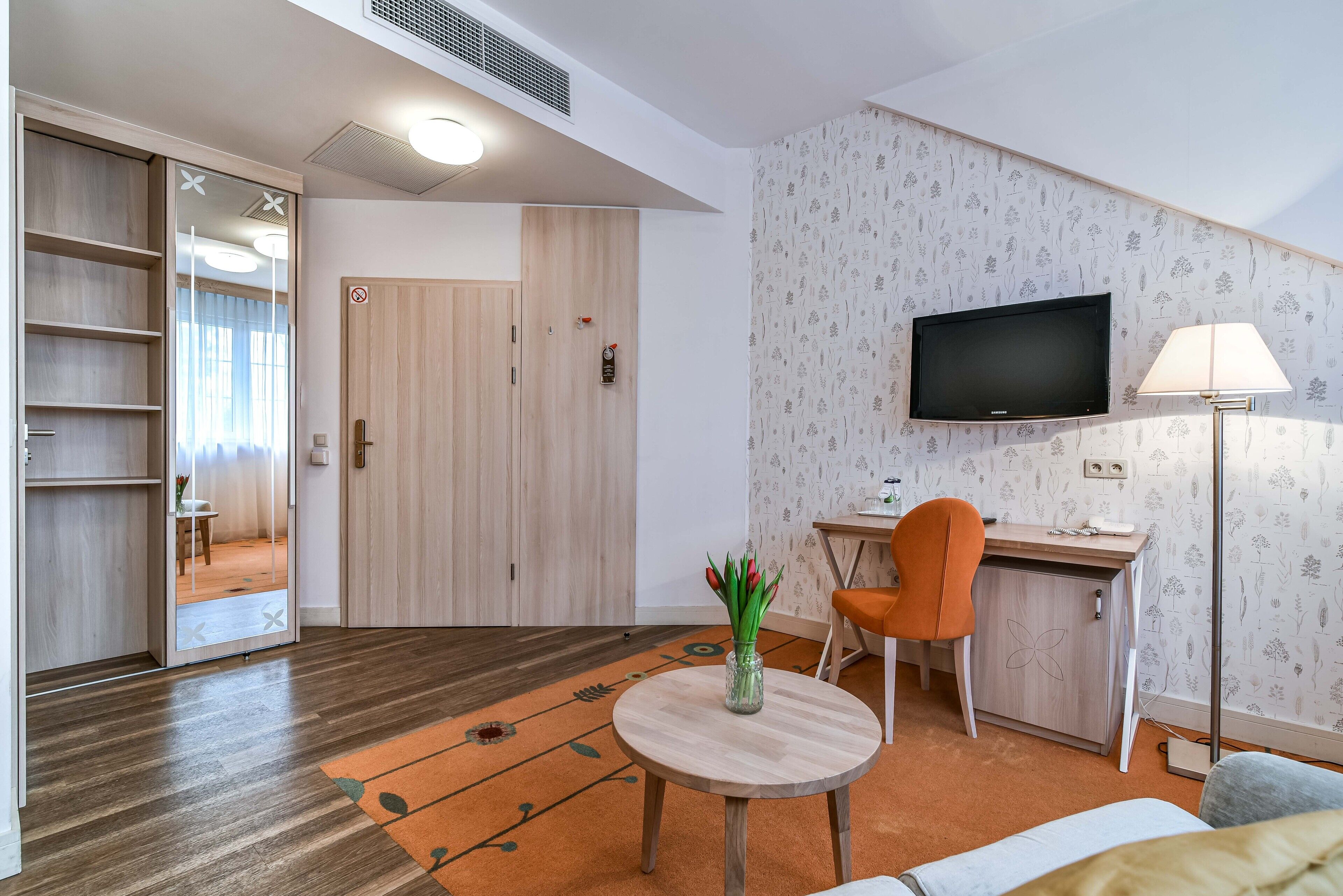 Ropa de cama de alta calidad y minibar 