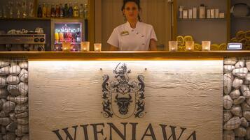 トルコ風呂 / ハマム、ボディ トリートメント、ハイドロセラピー、ボディスクラブ、フェイシャル トリートメント