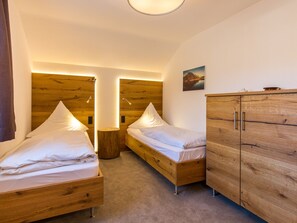 5 bedrooms
