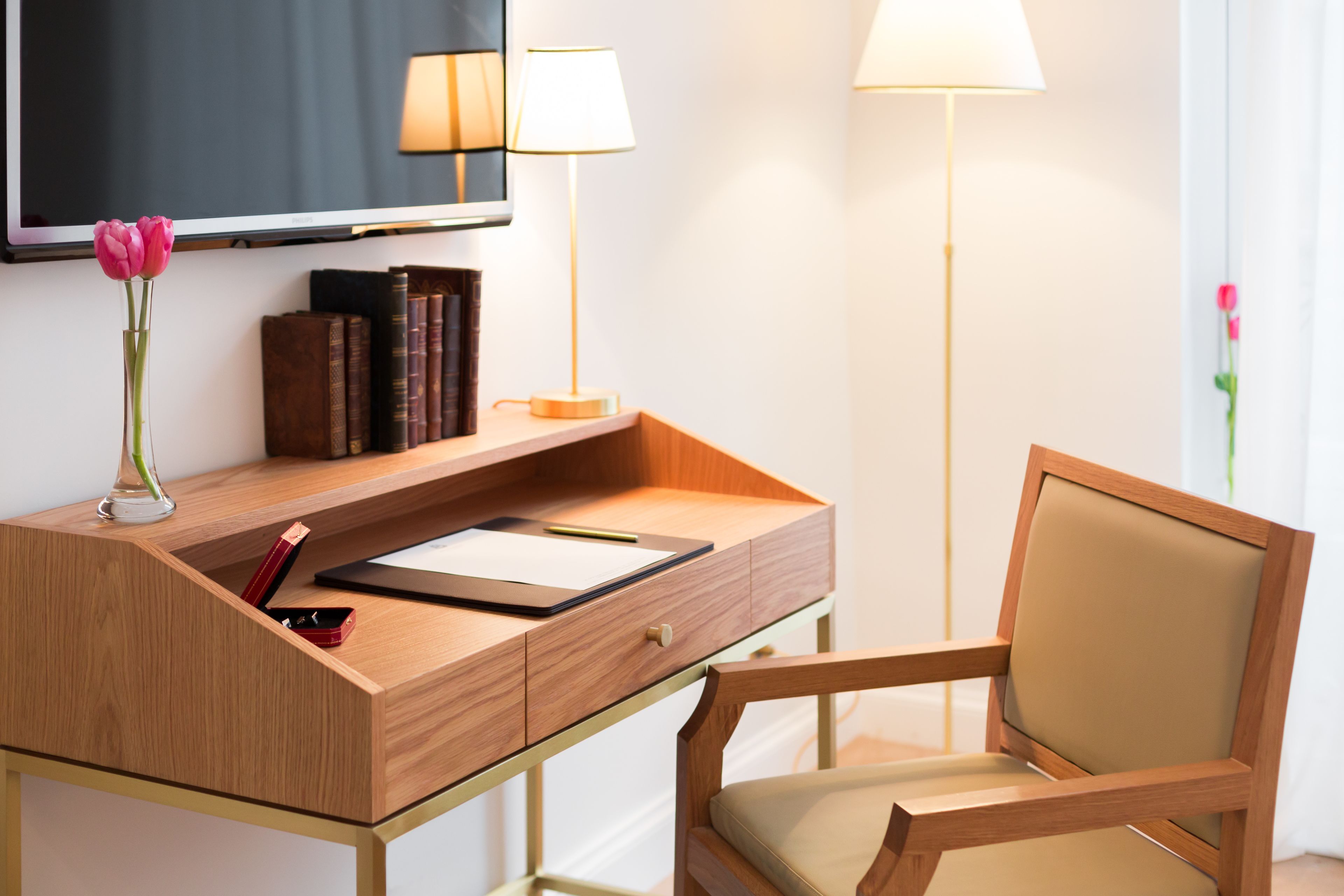 premium bedding, free minibar, in-room safe, desk