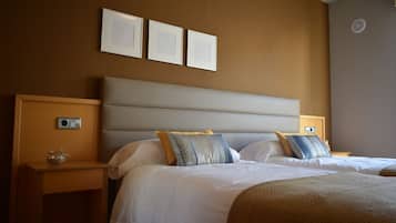 スタンダード ルーム | デスク、遮光カーテン、防音設備、WiFi (無料)