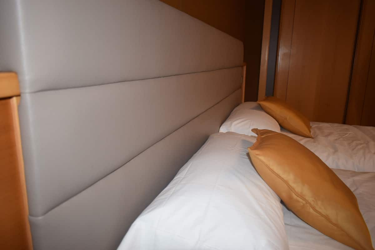 family room, courtyard view | 1 bedroom, desk, blackout curtains, soundproofing