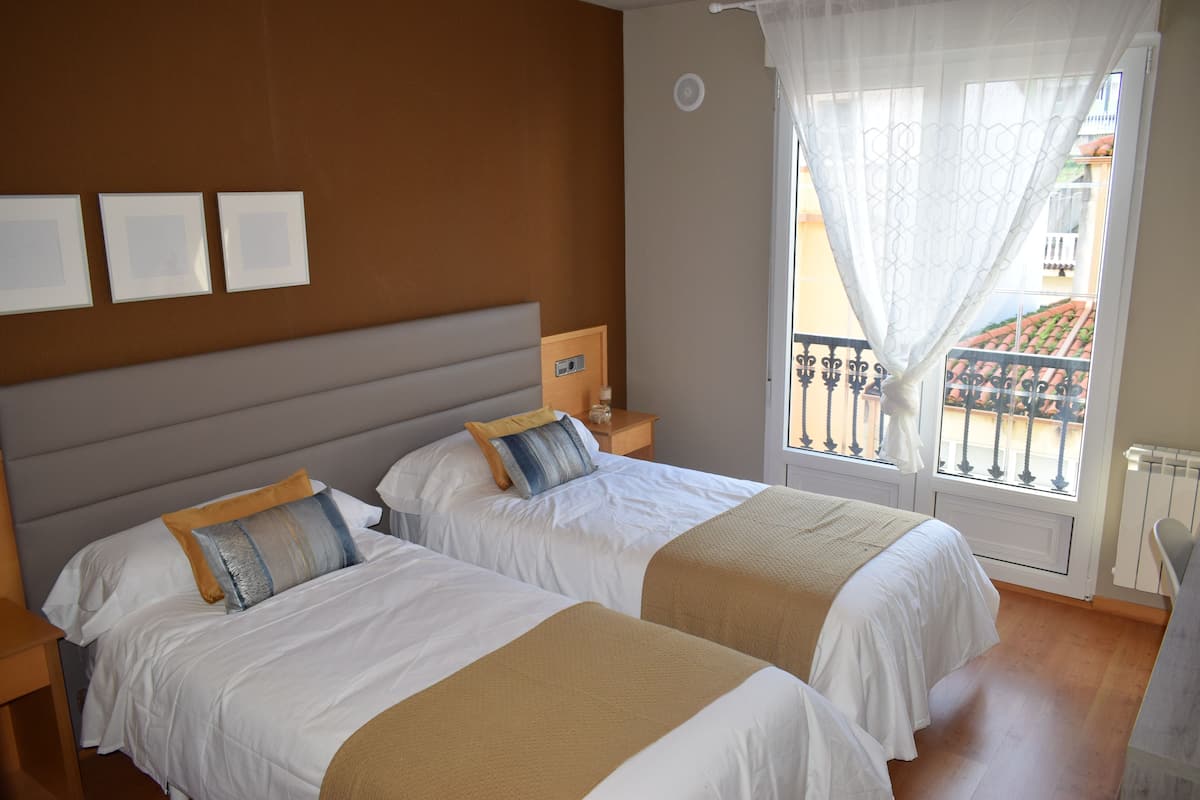 standard room | 1 bedroom, desk, blackout curtains, soundproofing