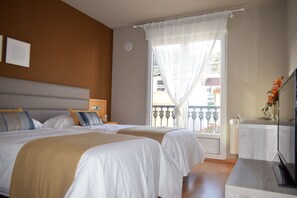 Standard Room | Desk, blackout curtains, soundproofing, free WiFi - Hotel Vida Mar de Laxe (Laxe)