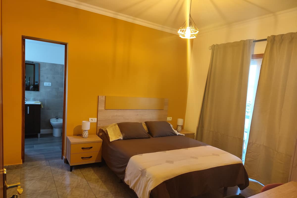 1 bedroom, desk, iron/ironing board, free WiFi