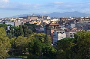 City view from property - Domus Chiara al Colosseo (Rome)