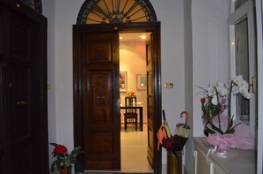 Entrée de l’hébergement