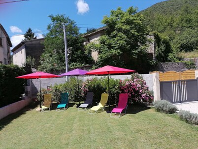 The BONIOL quiet hamlet in northern Gard South Ardèche