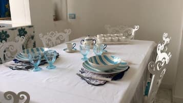 Suite, Balcony, Sea View | In-room dining