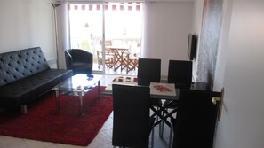 Living area - Rental 4 pers in secure residence 100 meters from the beach (Saint-Raphaël)