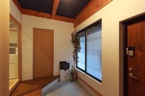 Pintu masuk interior